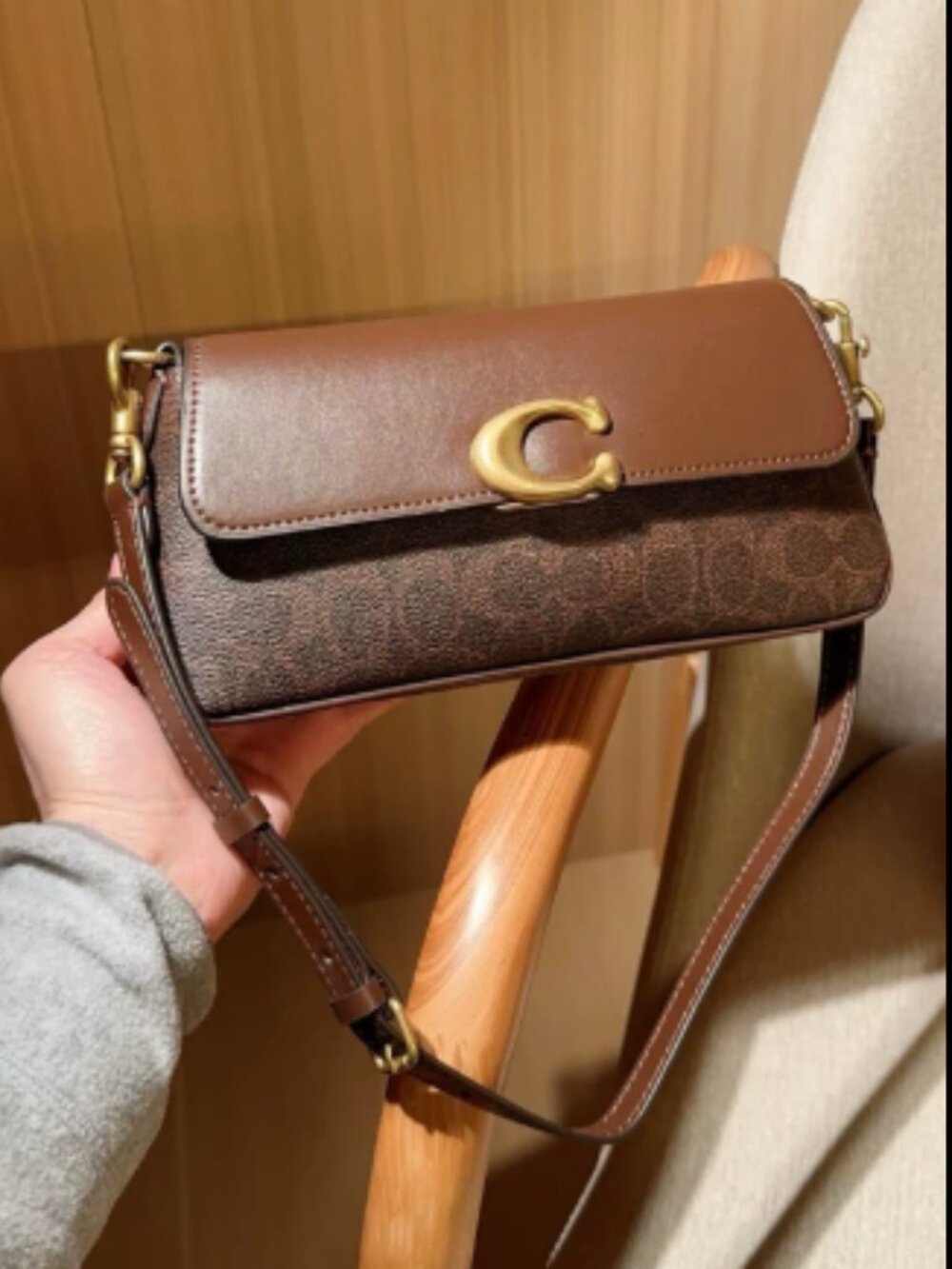 Authentic Coach Brown Canvas Leather Crossbody Bag – Classic Style, Clean Condit - Picture 1 of 4